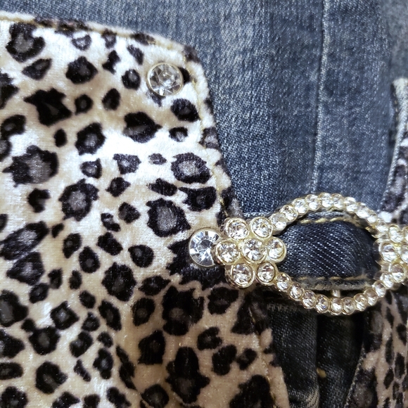 L.A.Idol Edgy Capris Denim - Picture 5 of 12